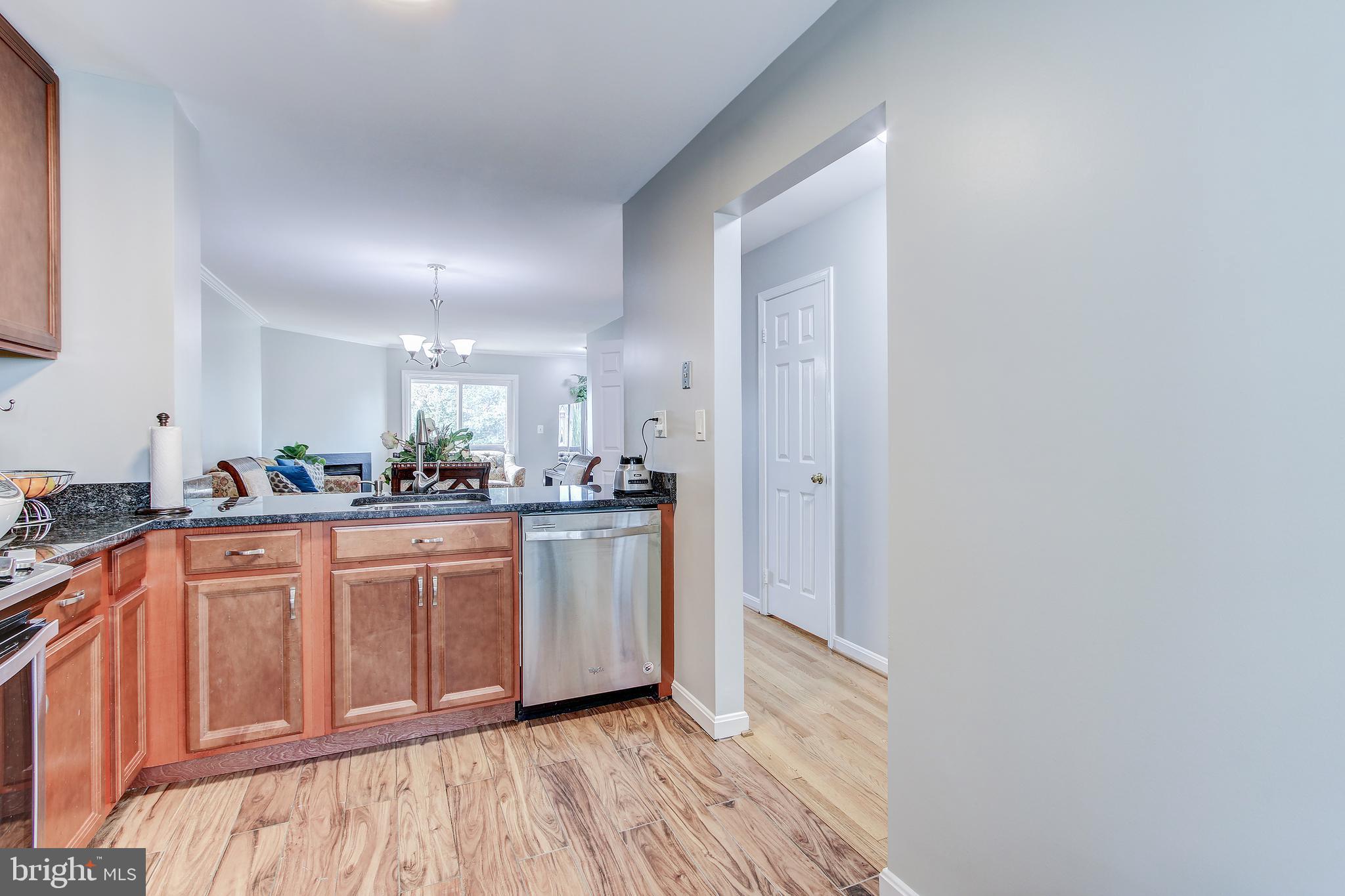3938 9th Road South Arlington, VA 22204 - Photo 6 of 29 Gallery Image 6