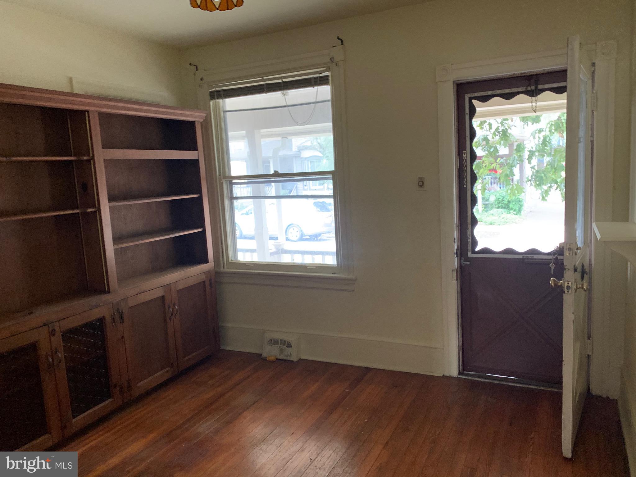 25 Ellis Street Haddonfield, NJ 08033 - Photo 25 of 38 Living Room, Unit 25
