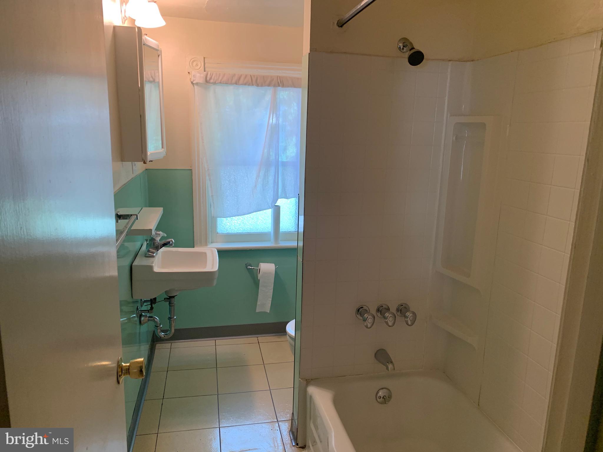 25 Ellis Street Haddonfield, NJ 08033 - Photo 31 of 38 Bathroom, Unit 27B