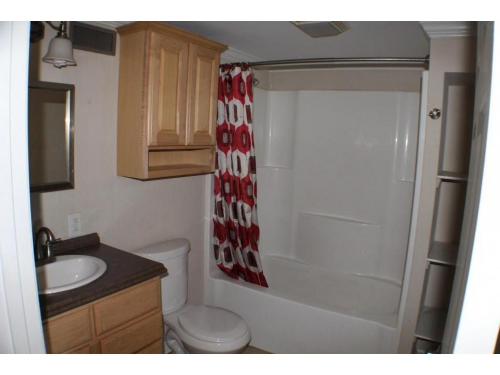 325 Merman Road Kingsport, TN 37663 - Photo 15 of 18 Downstairs Full Bath