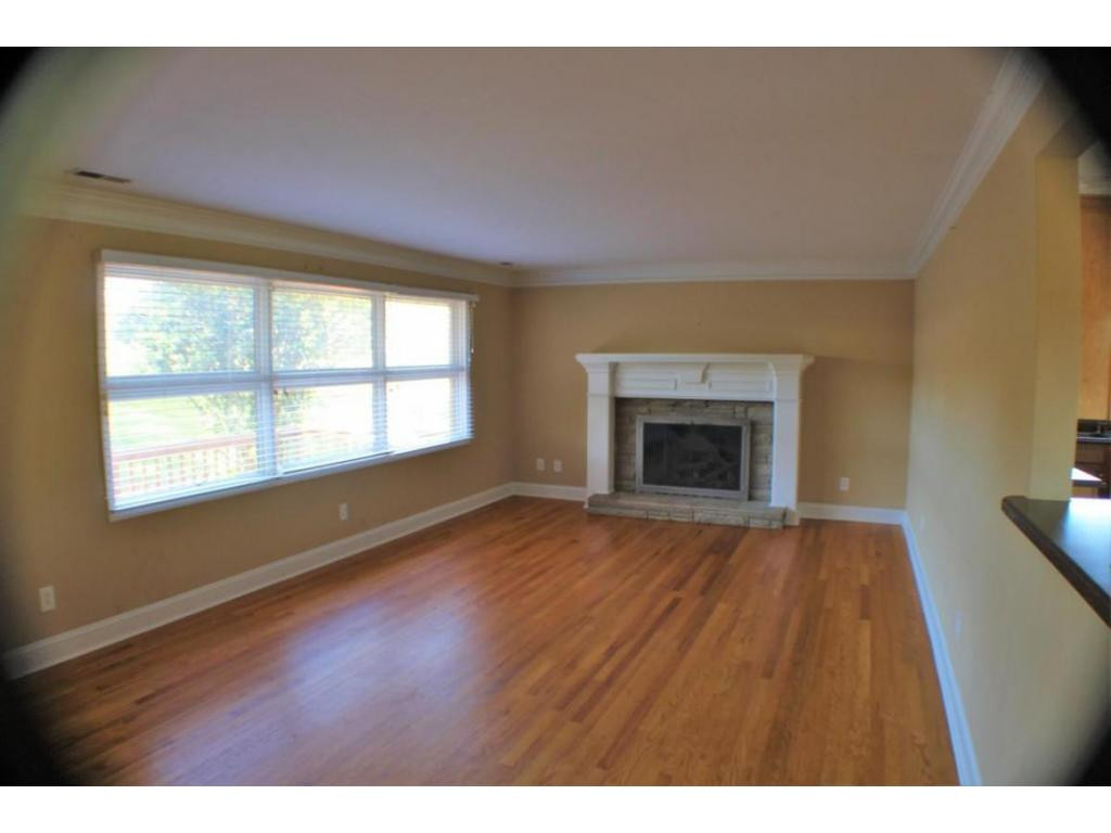 325 Merman Road Kingsport, TN 37663 - Photo 3 of 18 Living Room