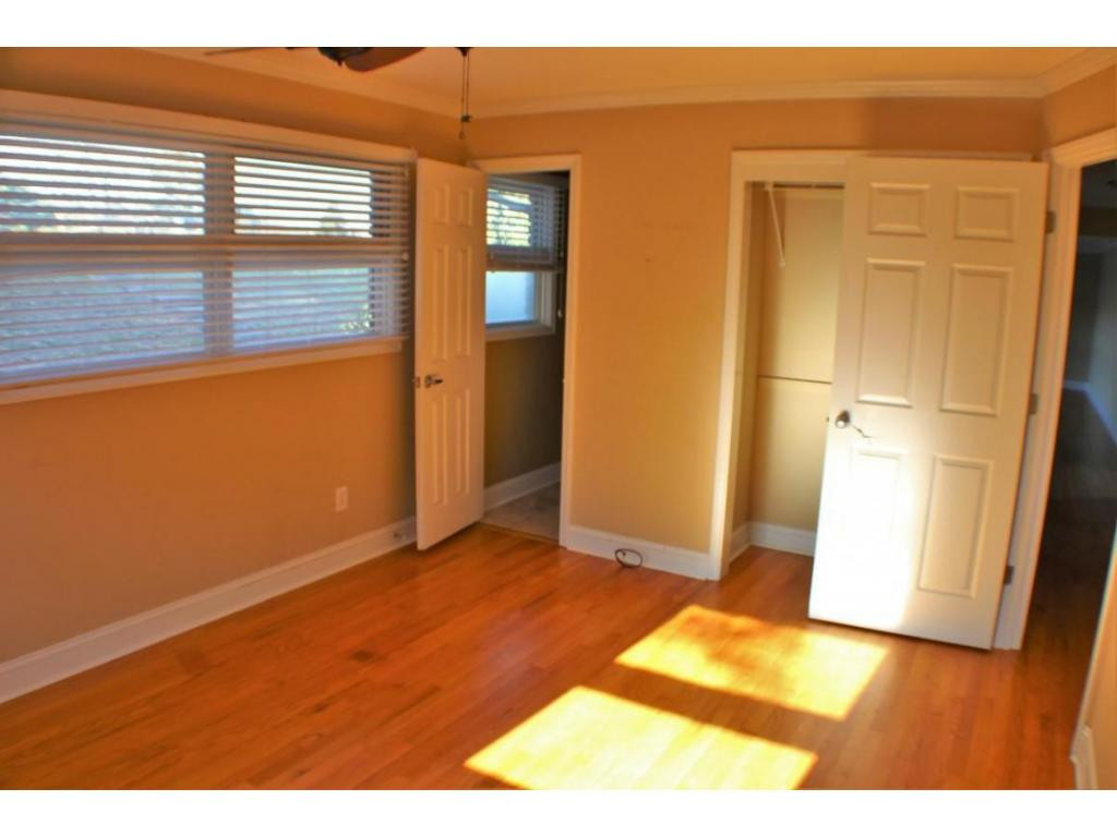325 Merman Road Kingsport, TN 37663 - Photo 6 of 18 Master Bedroom with Half Bath