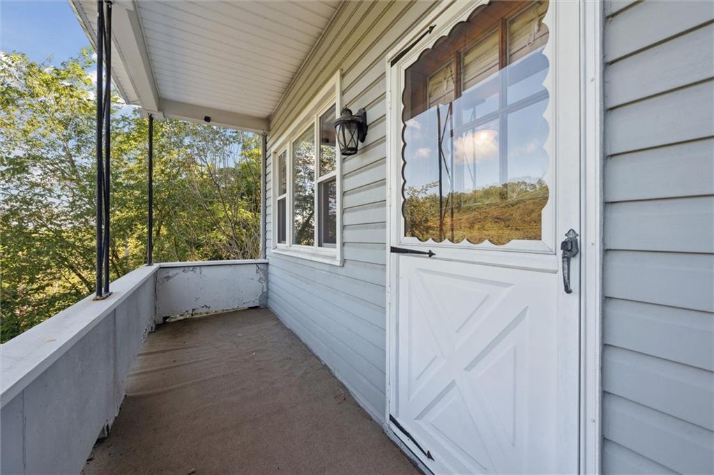 677 Greentree Road Pittsburgh, PA 15220 - Photo 4 of 29 a view of balcony with furniture