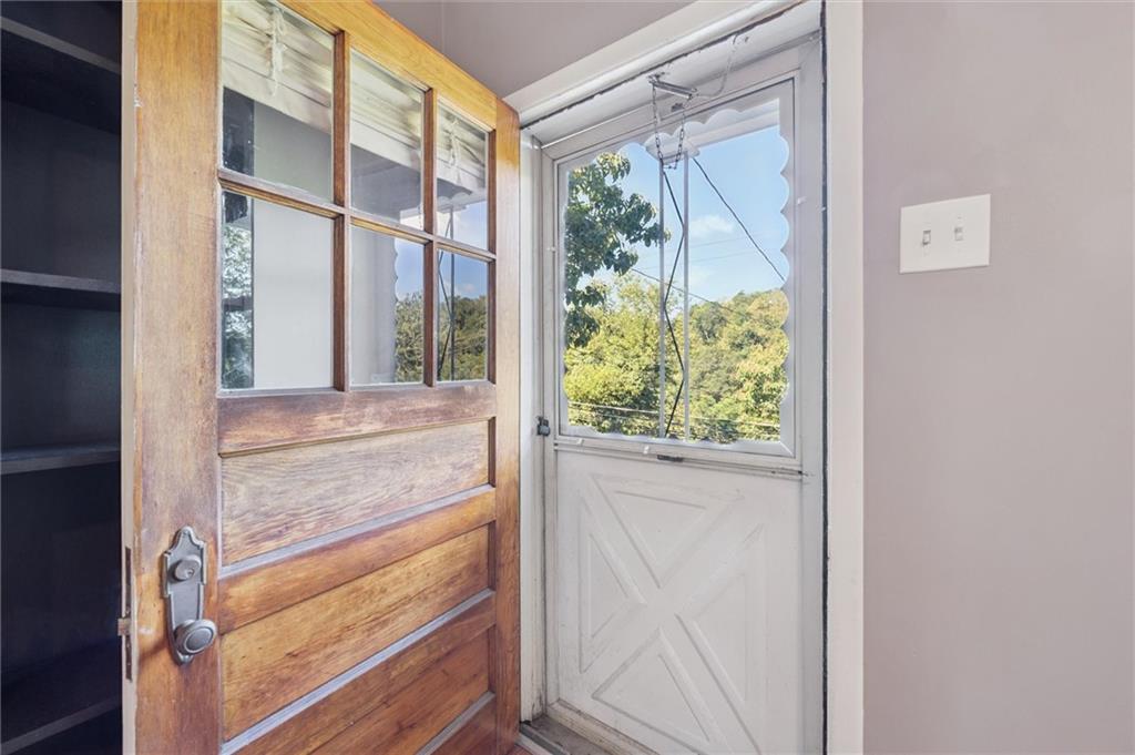 677 Greentree Road Pittsburgh, PA 15220 - Photo 6 of 29 a view of front door