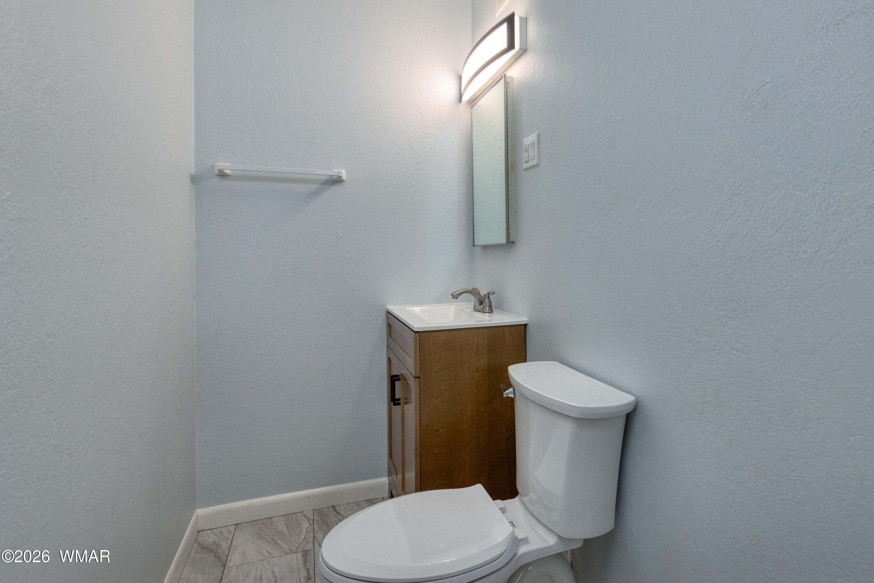 1075 Rim View Drive Show Low, AZ 85901 - Photo 12 of 22 Half Bath