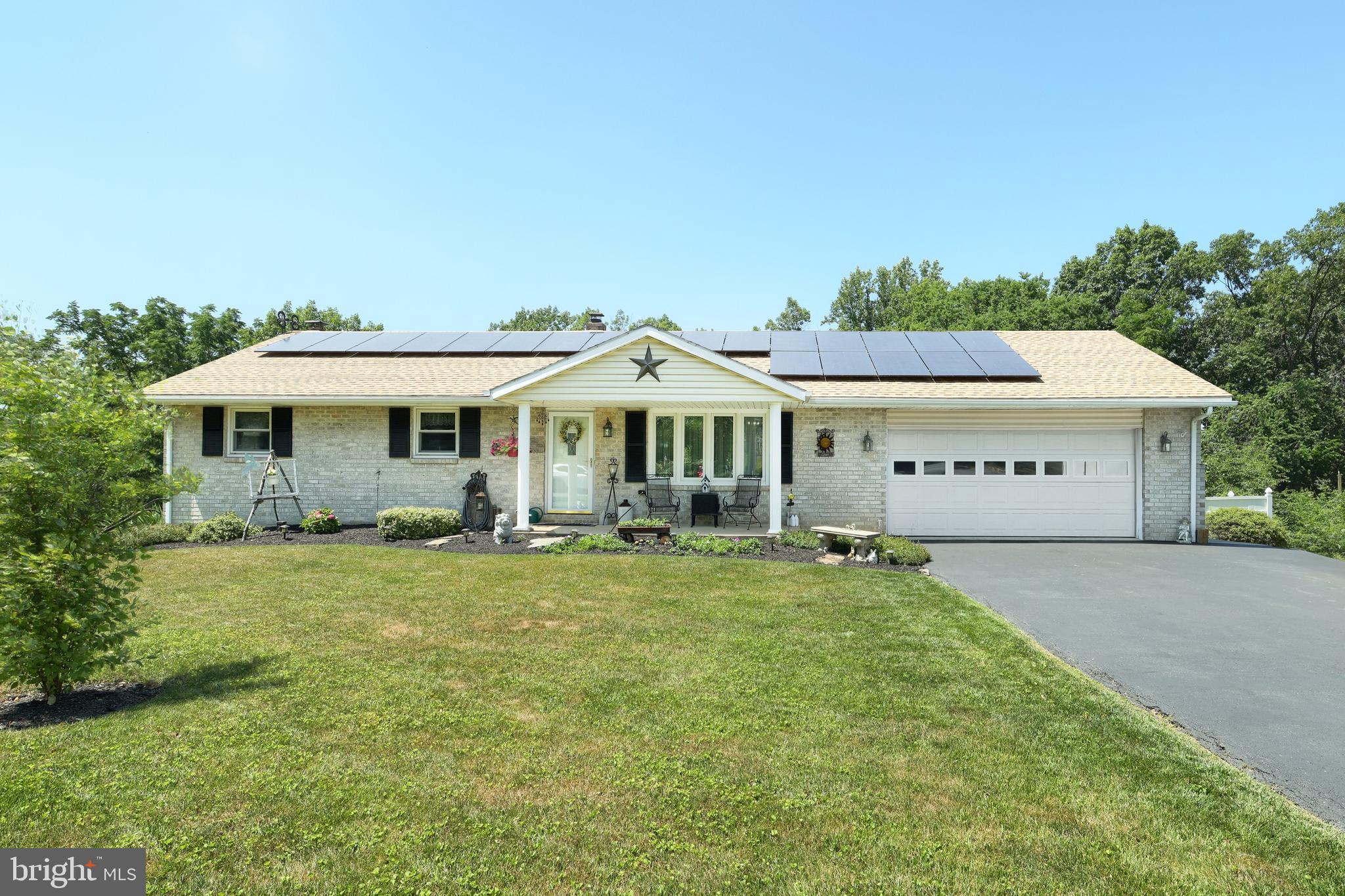 3417 Heather Drive York, PA 17408 - Photo 4 of 52 Gallery Image 4