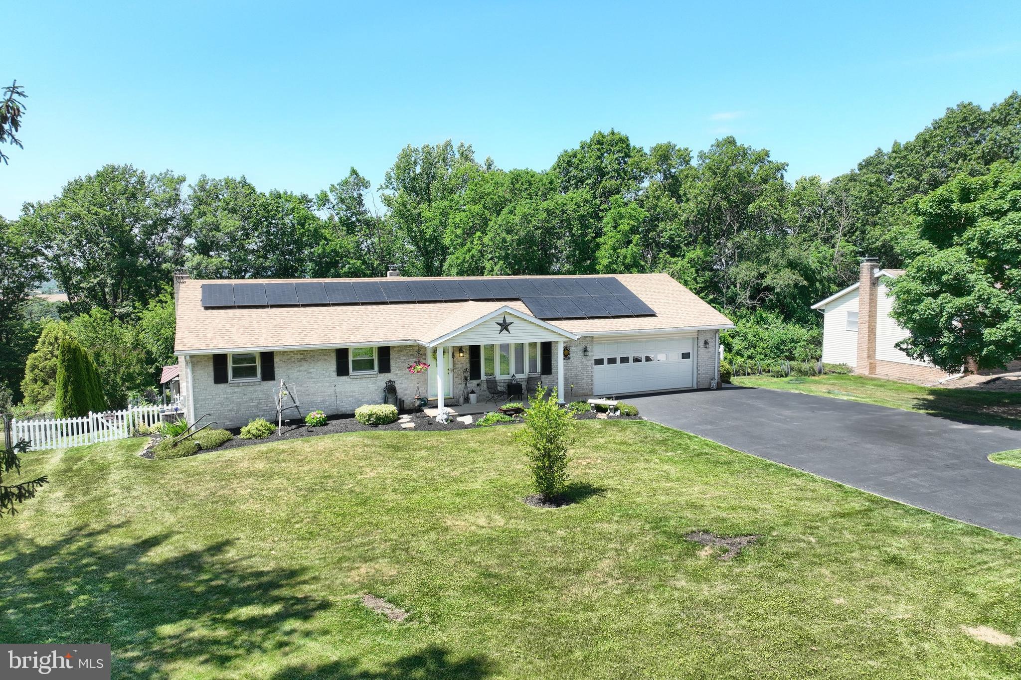3417 Heather Drive York, PA 17408 - Photo 6 of 52 Gallery Image 6