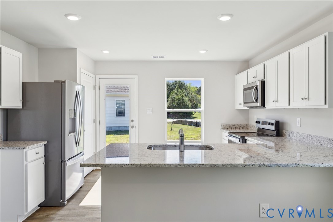 99 Byway Circle Kilmarnock, VA 22482 - Photo 4 of 20