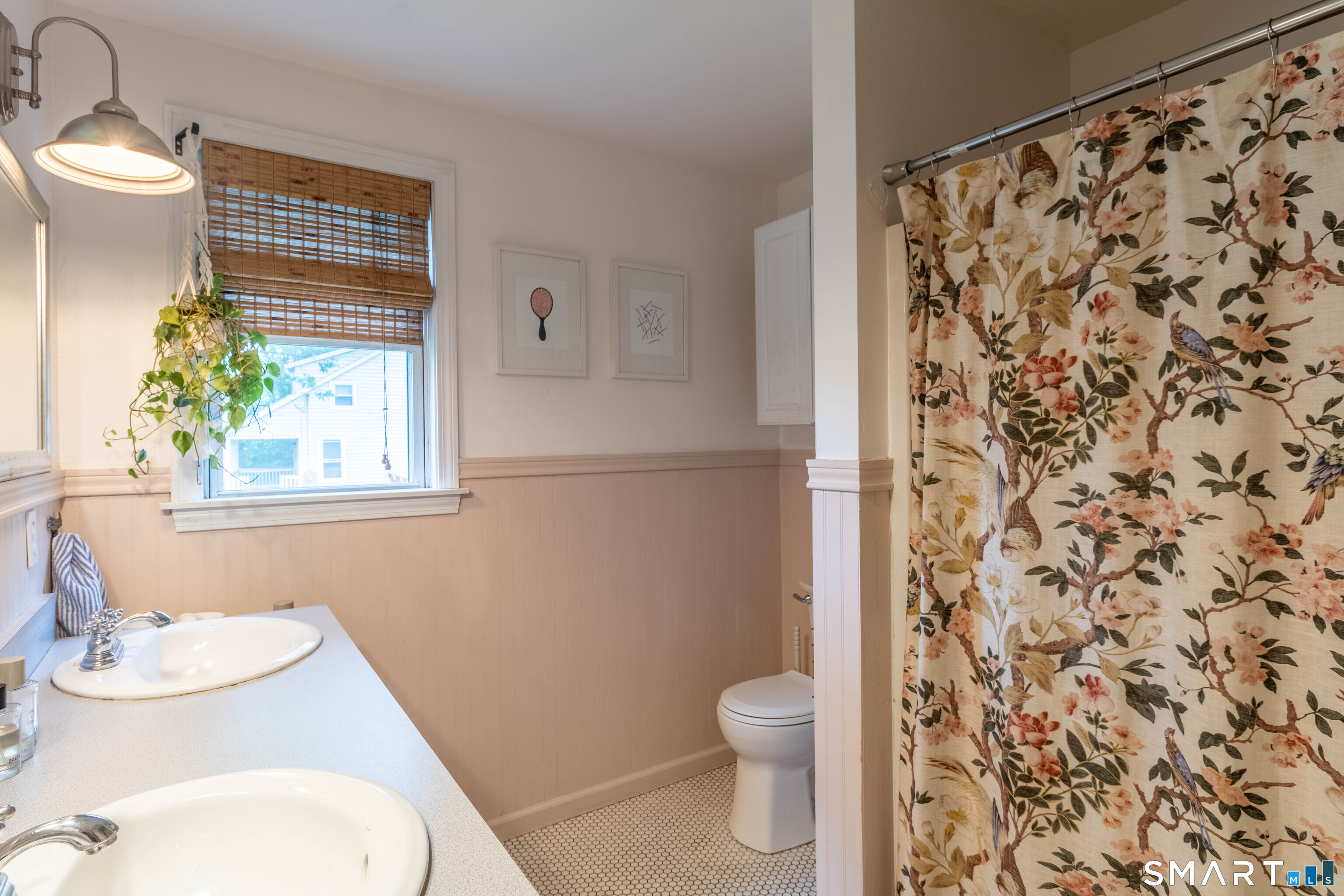 18 Hicksville Road Cromwell, CT 06416 - Photo 23 of 34 Tub/Shower combo