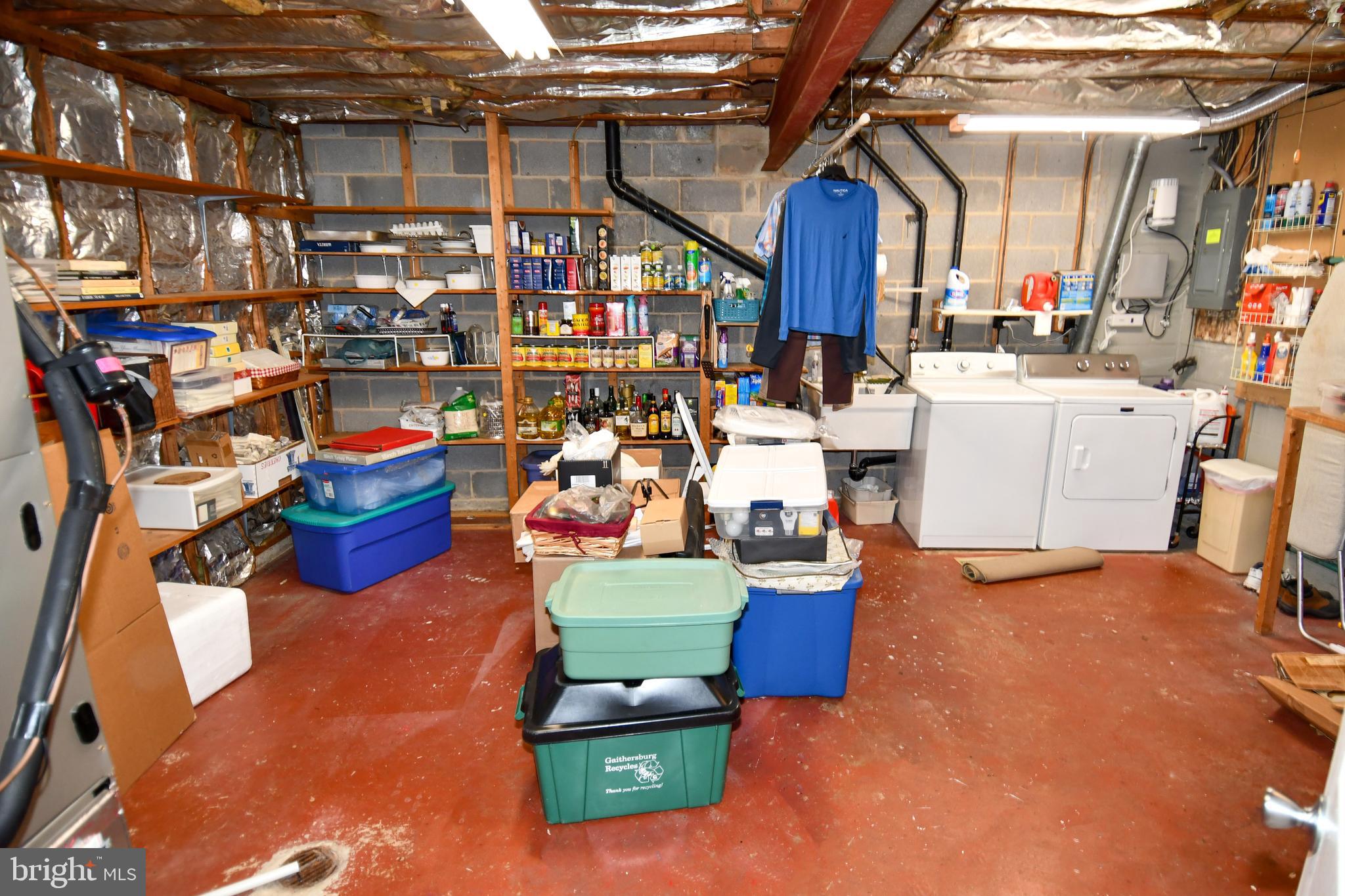 61 Oak Shade Road Gaithersburg, MD 20878 - Photo 20 of 42 a view of a chairs in a room