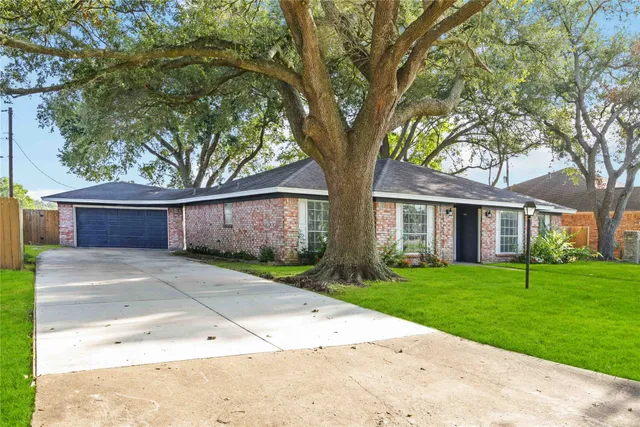 $284,900 | 12418 A Bar Drive, Santa Fe, TX 77510