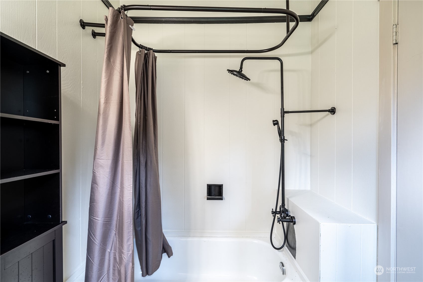 1049 Rush Road Chehalis, WA 98532 - Photo 33 of 40 a bathroom with a shower