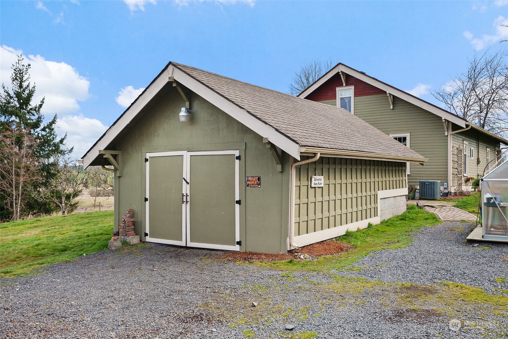 1049 Rush Road Chehalis, WA 98532 - Photo 38 of 40 a front view of a house with garden