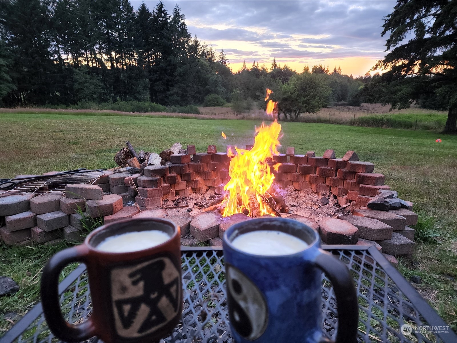1049 Rush Road Chehalis, WA 98532 - Photo 39 of 40 a view of a swimming pool with a table and chairs