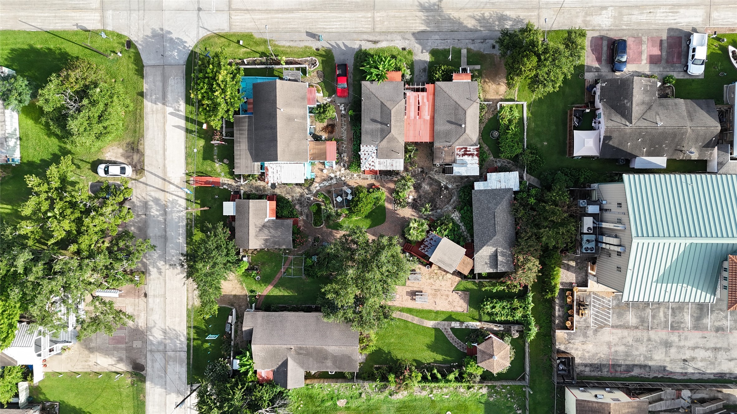 507 8th Street Kemah, TX 77565 - Photo 43 of 50 an aerial view of multiple house