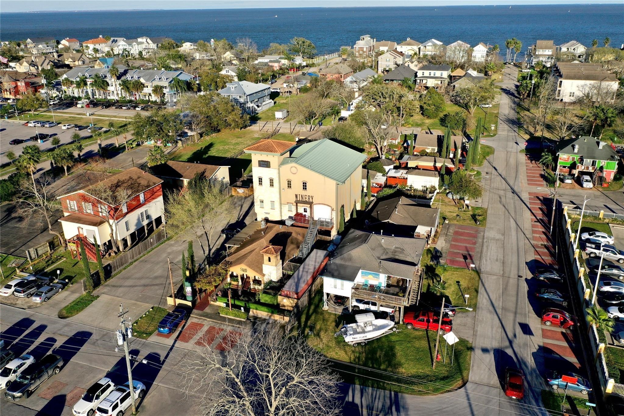 507 8th Street Kemah, TX 77565 - Photo 7 of 50 an aerial view of multiple house