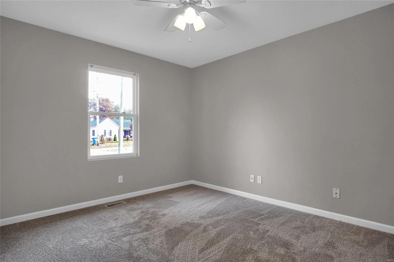 326 Staunton Road Troy, IL 62294 - Photo 14 of 25 Gallery Image 14
