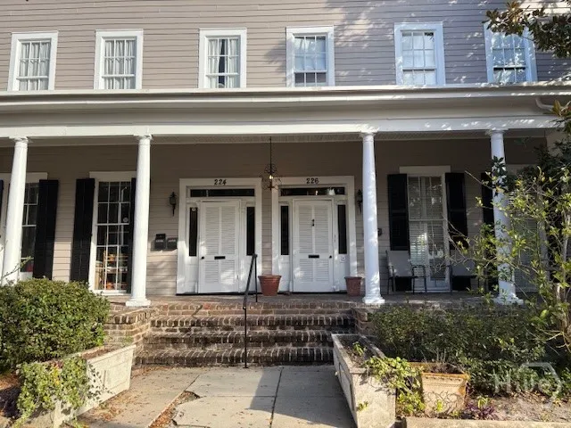 $1,950 | 226 East Gwinnett Street, Savannah, GA 31401