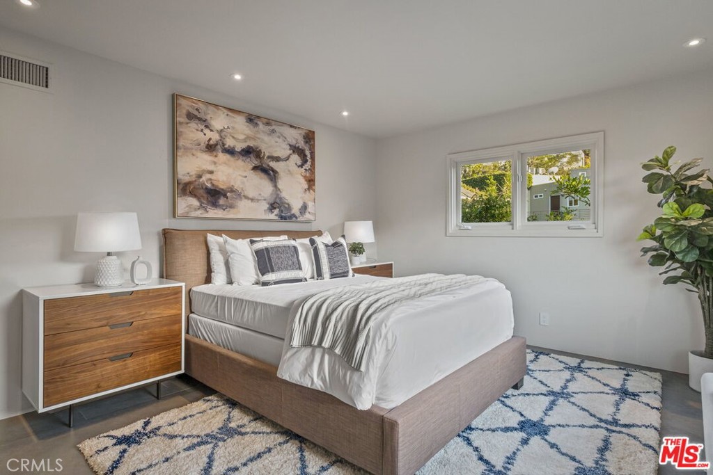 2205 Beech Knoll Road Los Angeles, CA 90046 - Photo 12 of 25