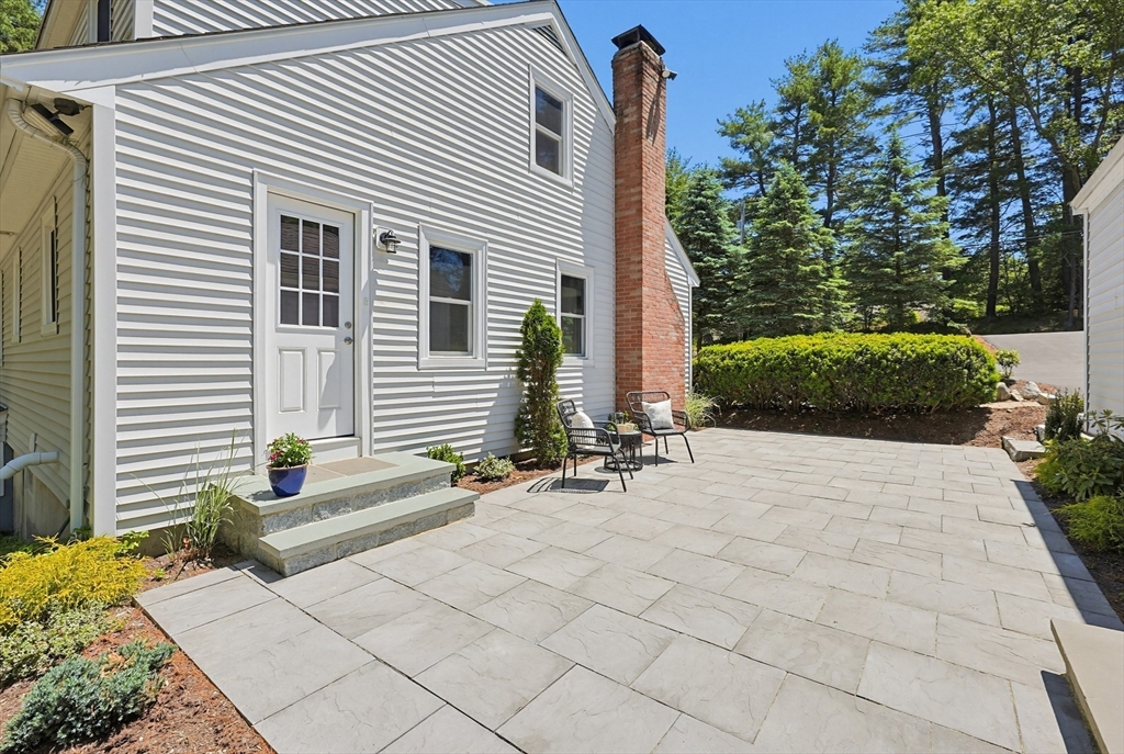 348 Old Connecticut Path Wayland, MA 01778 - Photo 4 of 37