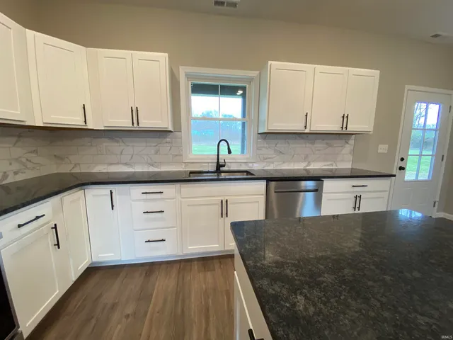 $309,900 | 10 Trinton Avenue, Bedford, IN 47421