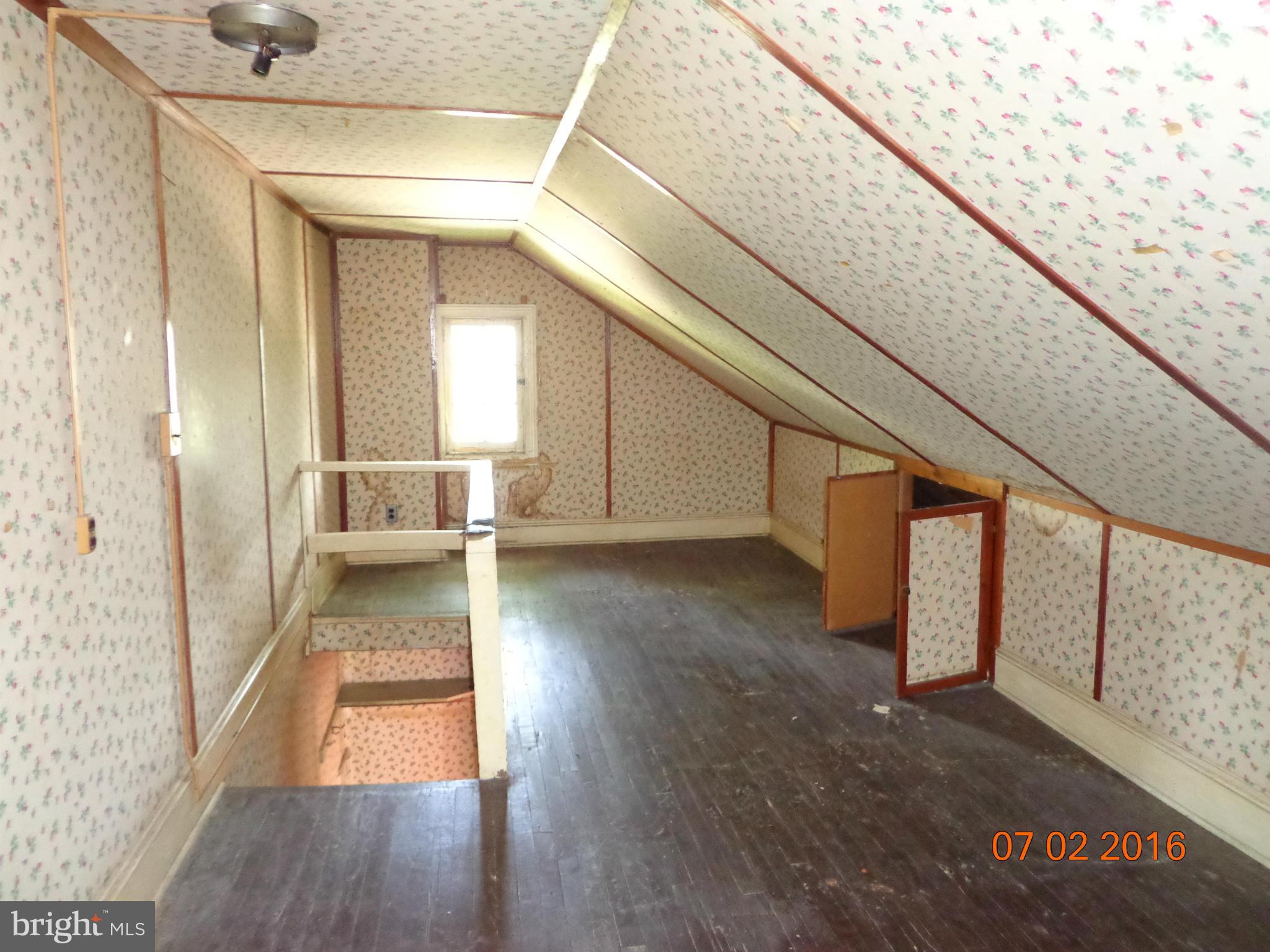 4110 Dorchester Road Baltimore, MD 21207 - Photo 16 of 22 Interior (General)