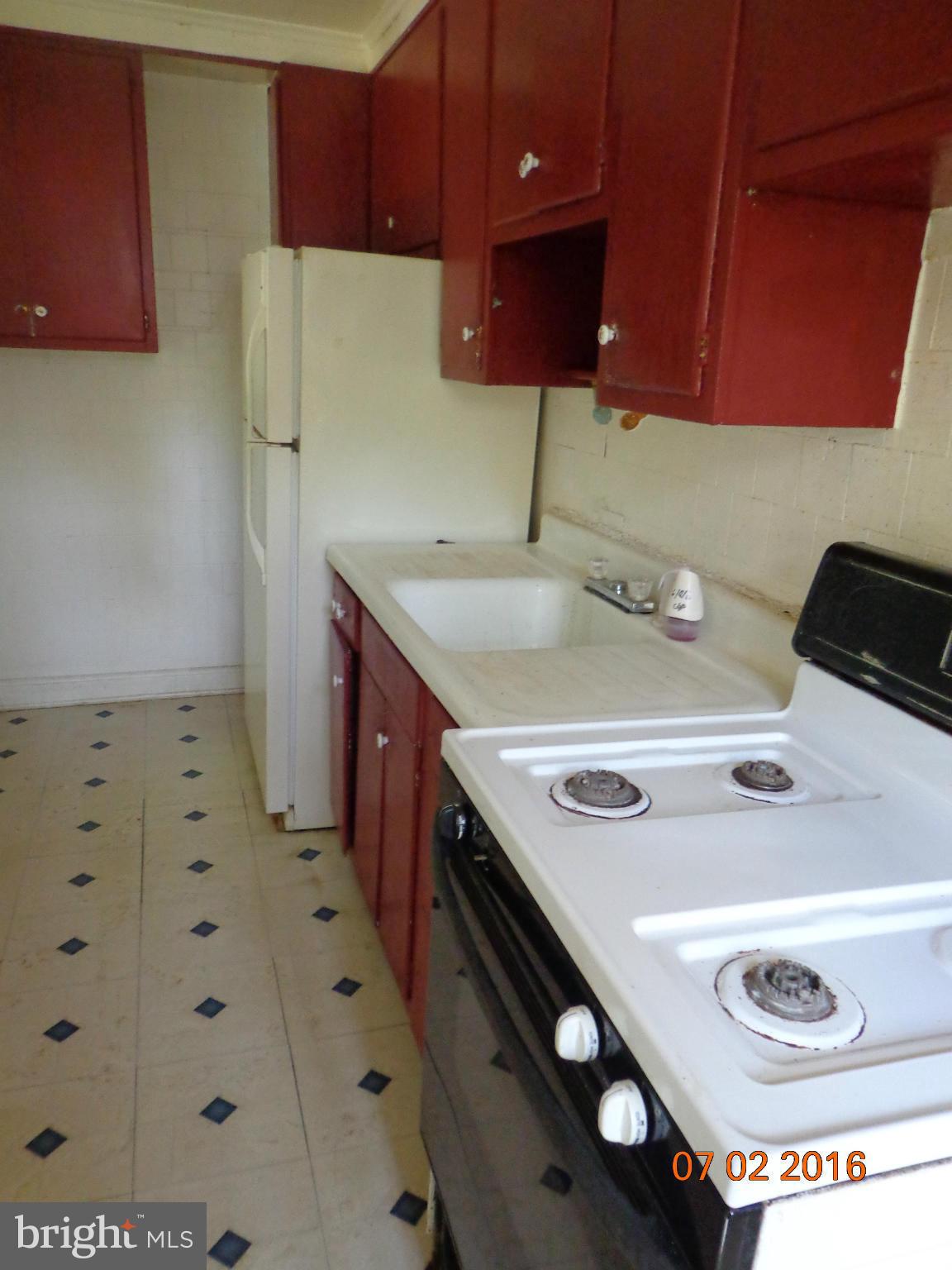 4110 Dorchester Road Baltimore, MD 21207 - Photo 10 of 22 Kitchen