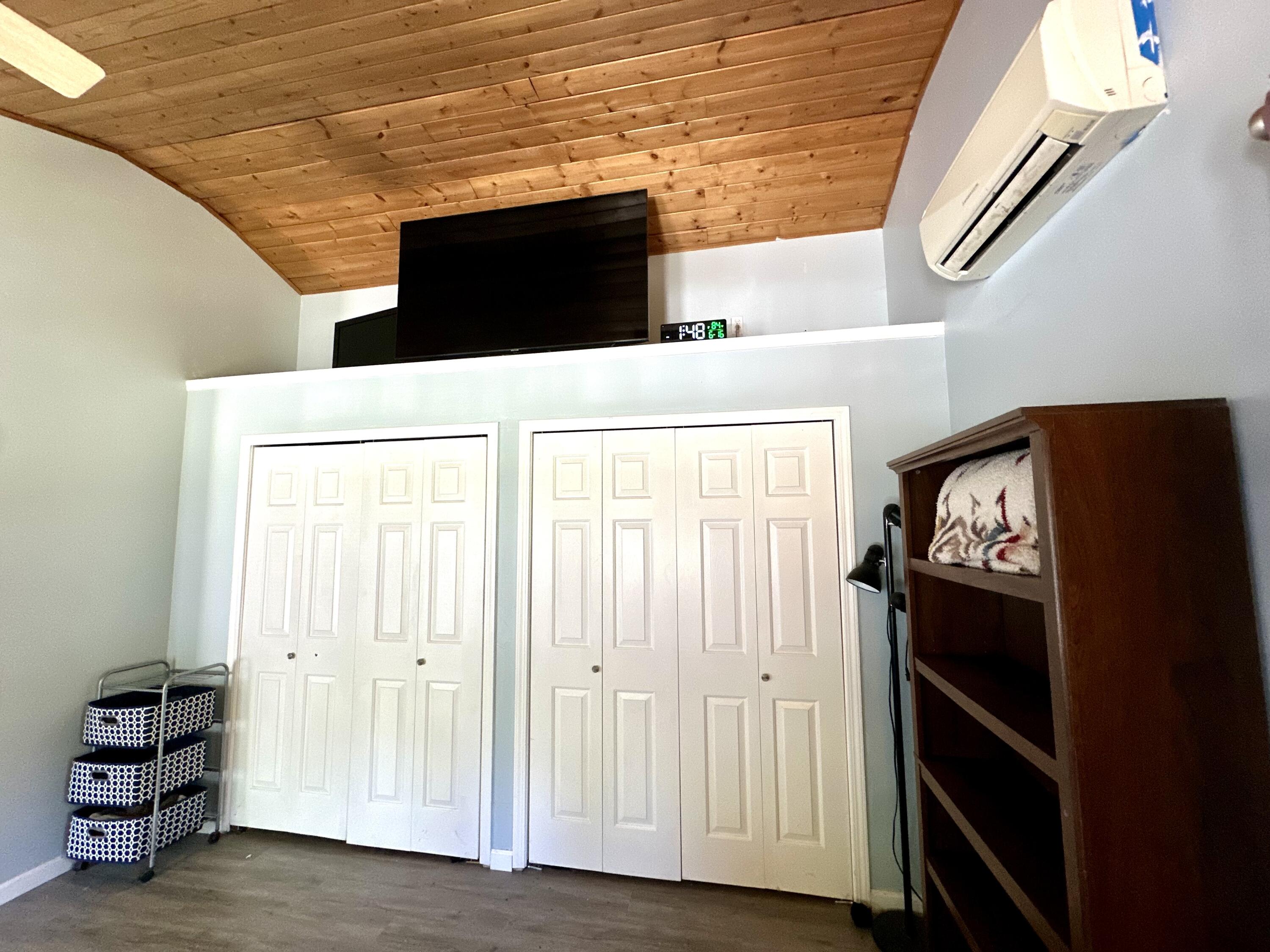 1433 Red Cap Road Orleans, CA 95556 - Photo 15 of 47 Gallery Image 15