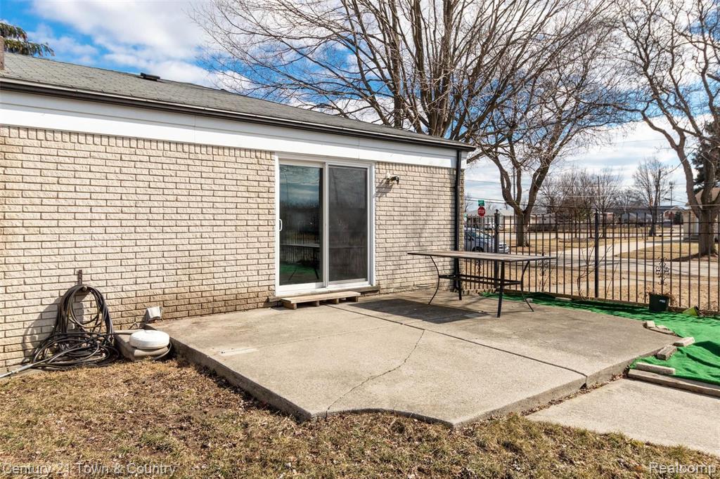 33817 Ryan Road Sterling Heights, MI 48310 - Photo 22 of 32
