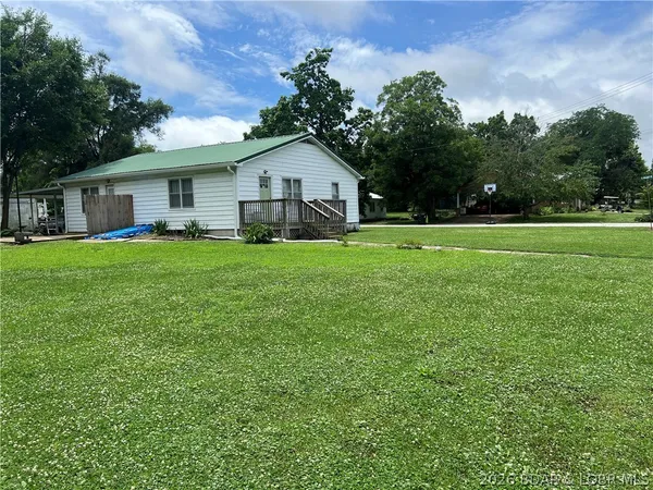$211,710 | 424 West Washington Street, Versailles, MO 65084