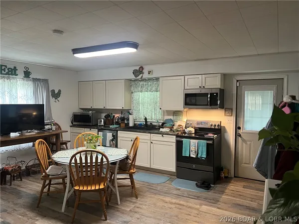 $211,710 | 424 West Washington Street, Versailles, MO 65084
