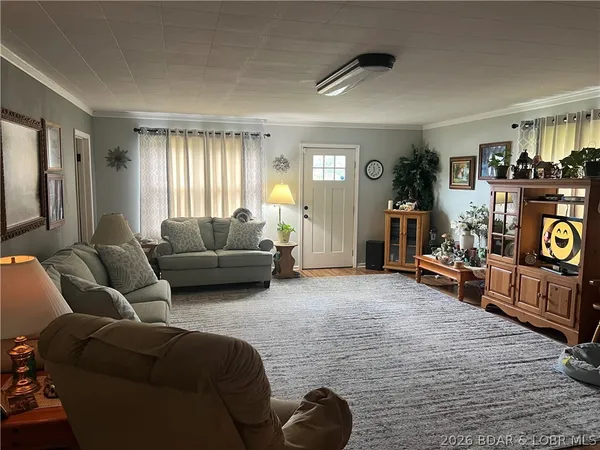 $211,710 | 424 West Washington Street, Versailles, MO 65084