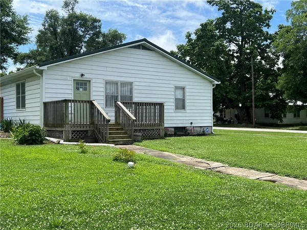 $211,710 | 424 West Washington Street, Versailles, MO 65084