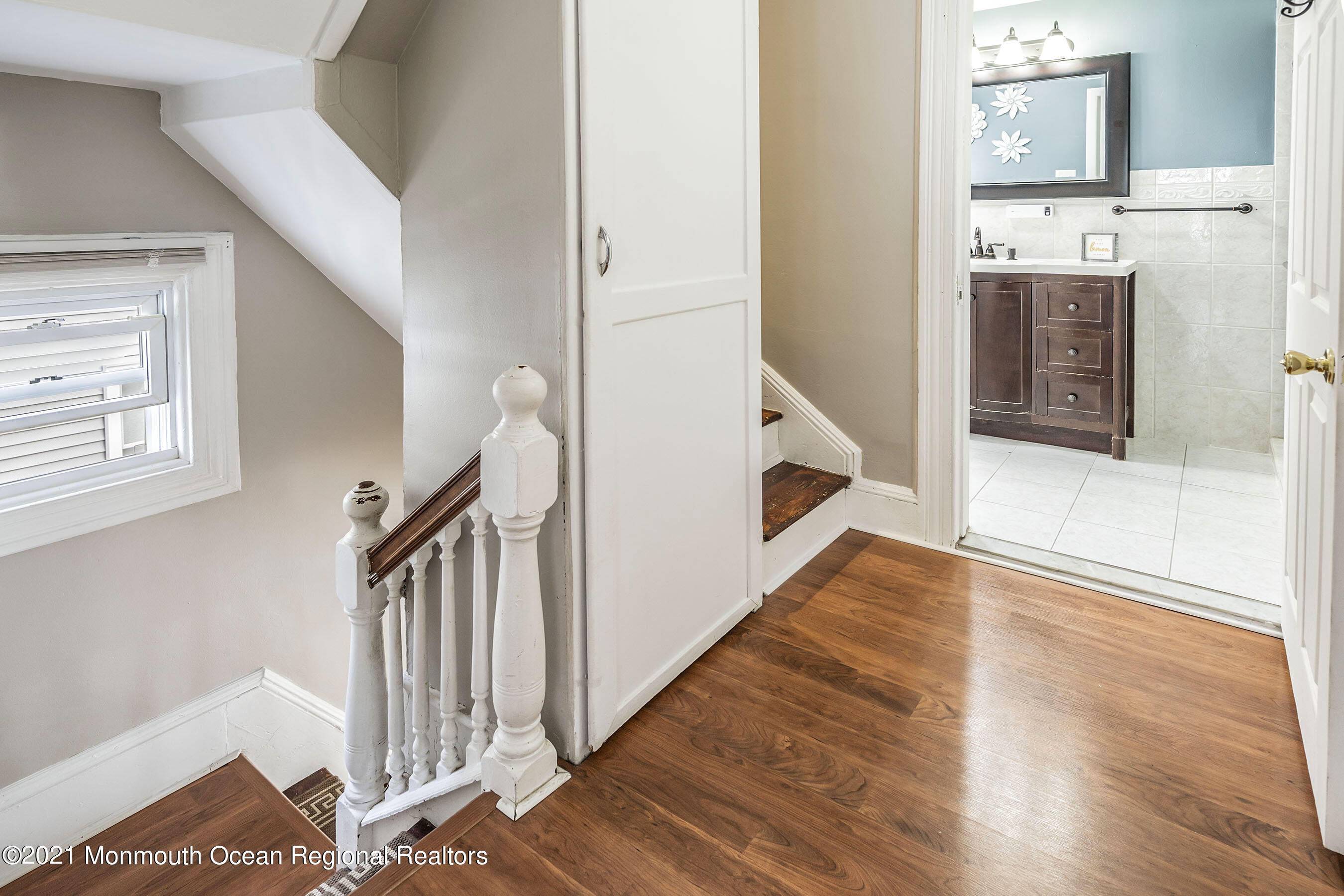39 Oakridge Road West Orange, NJ 07052 - Photo 17 of 35 landing