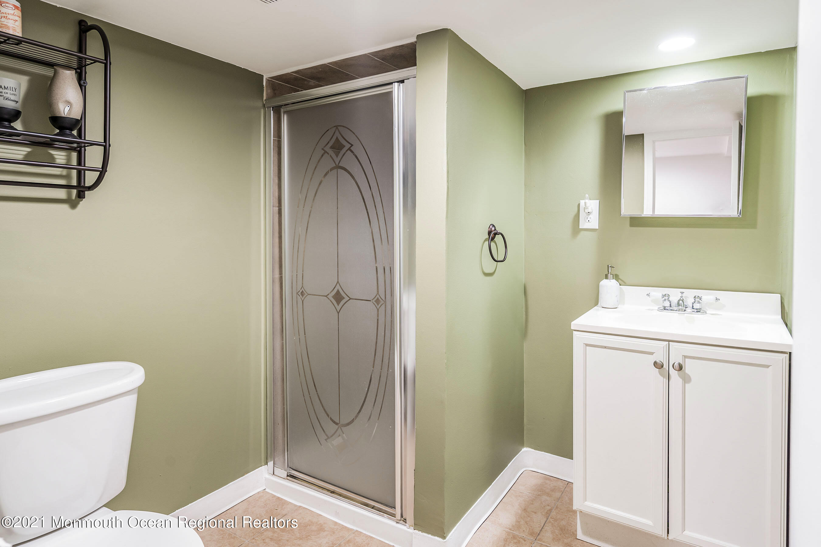 39 Oakridge Road West Orange, NJ 07052 - Photo 25 of 35 Lavatory1