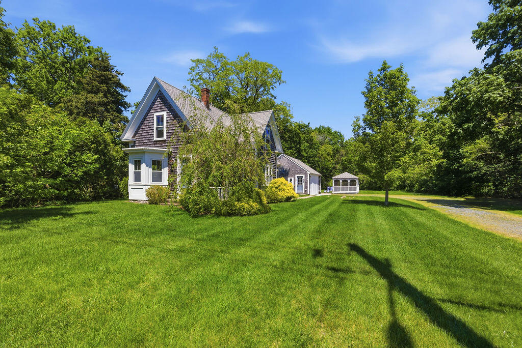 18 Nobscussett Road Dennis, MA 02638 - Photo 3 of 33 18NobscussettRd-02
