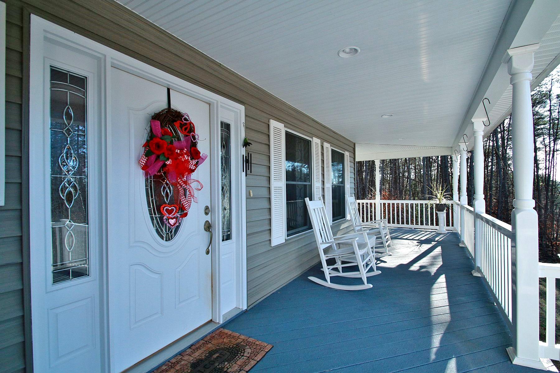 1074 Old Barn Road Moneta, VA 24121 - Photo 4 of 103 IMG_9472