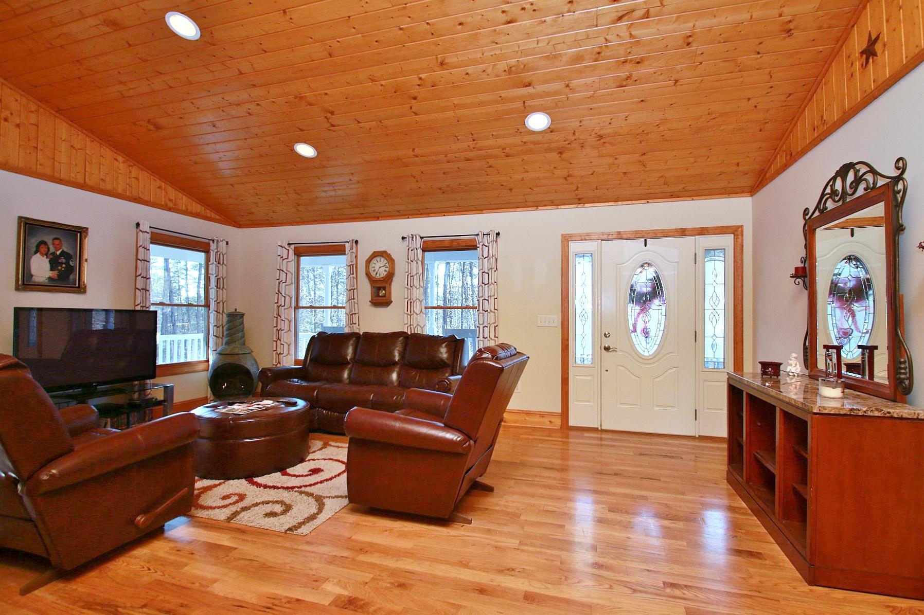 1074 Old Barn Road Moneta, VA 24121 - Photo 62 of 103 IMG_9398