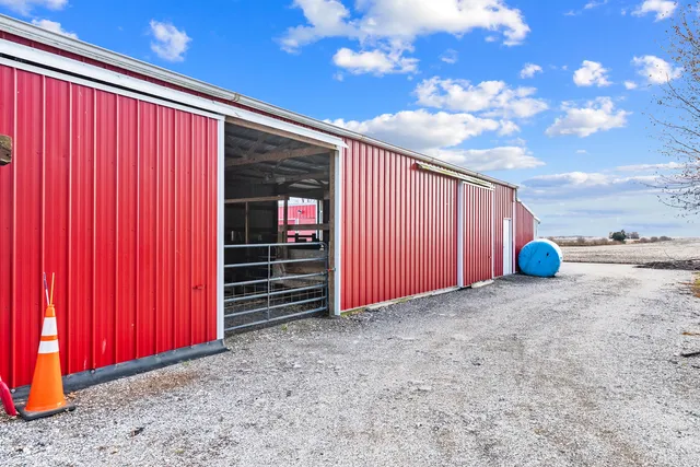 $575,000 | 27440 South Rt 52, Manhattan, IL 60442