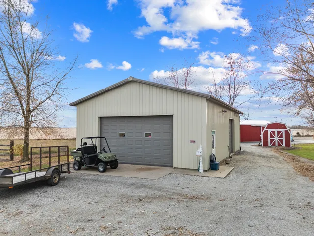 $575,000 | 27440 South Rt 52, Manhattan, IL 60442