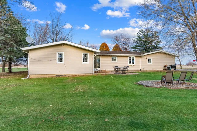 $575,000 | 27440 South Rt 52, Manhattan, IL 60442