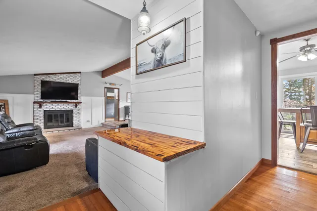 $575,000 | 27440 South Rt 52, Manhattan, IL 60442