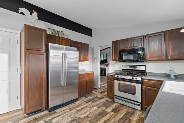 $575,000 | 27440 South Rt 52, Manhattan, IL 60442