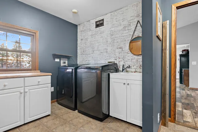 $575,000 | 27440 South Rt 52, Manhattan, IL 60442