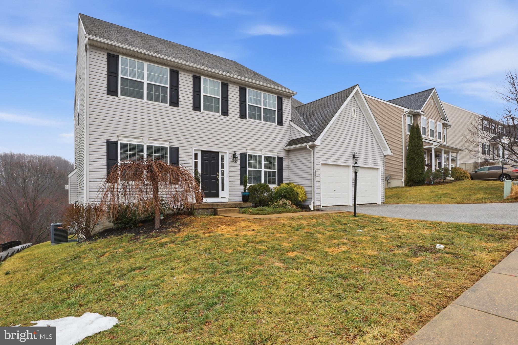 215 Azalea Drive Windsor, PA 17366 - Photo 4 of 68