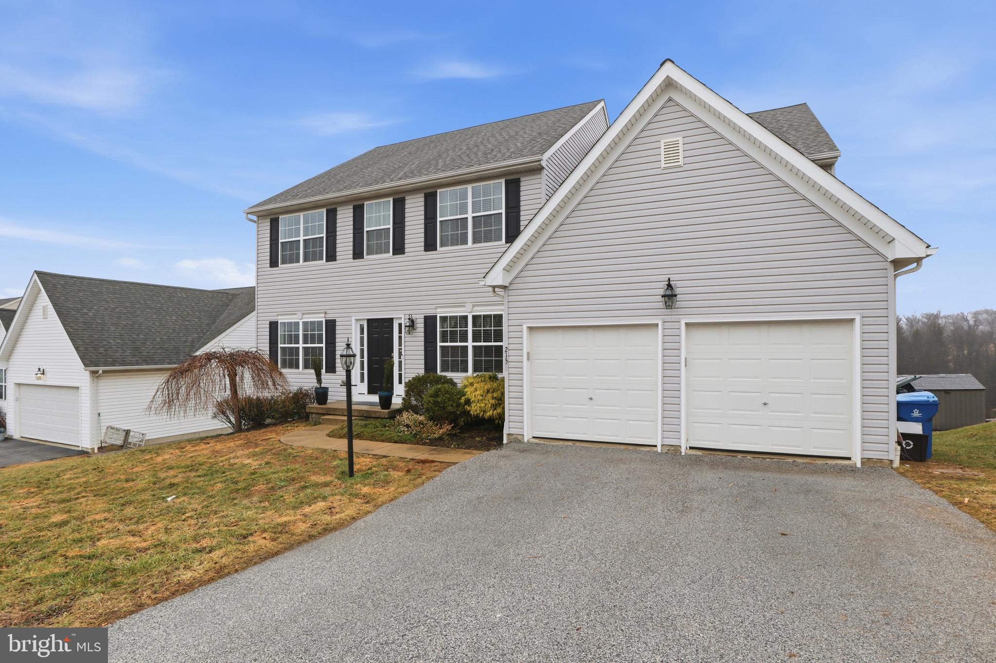 215 Azalea Drive Windsor, PA 17366 - Photo 5 of 68