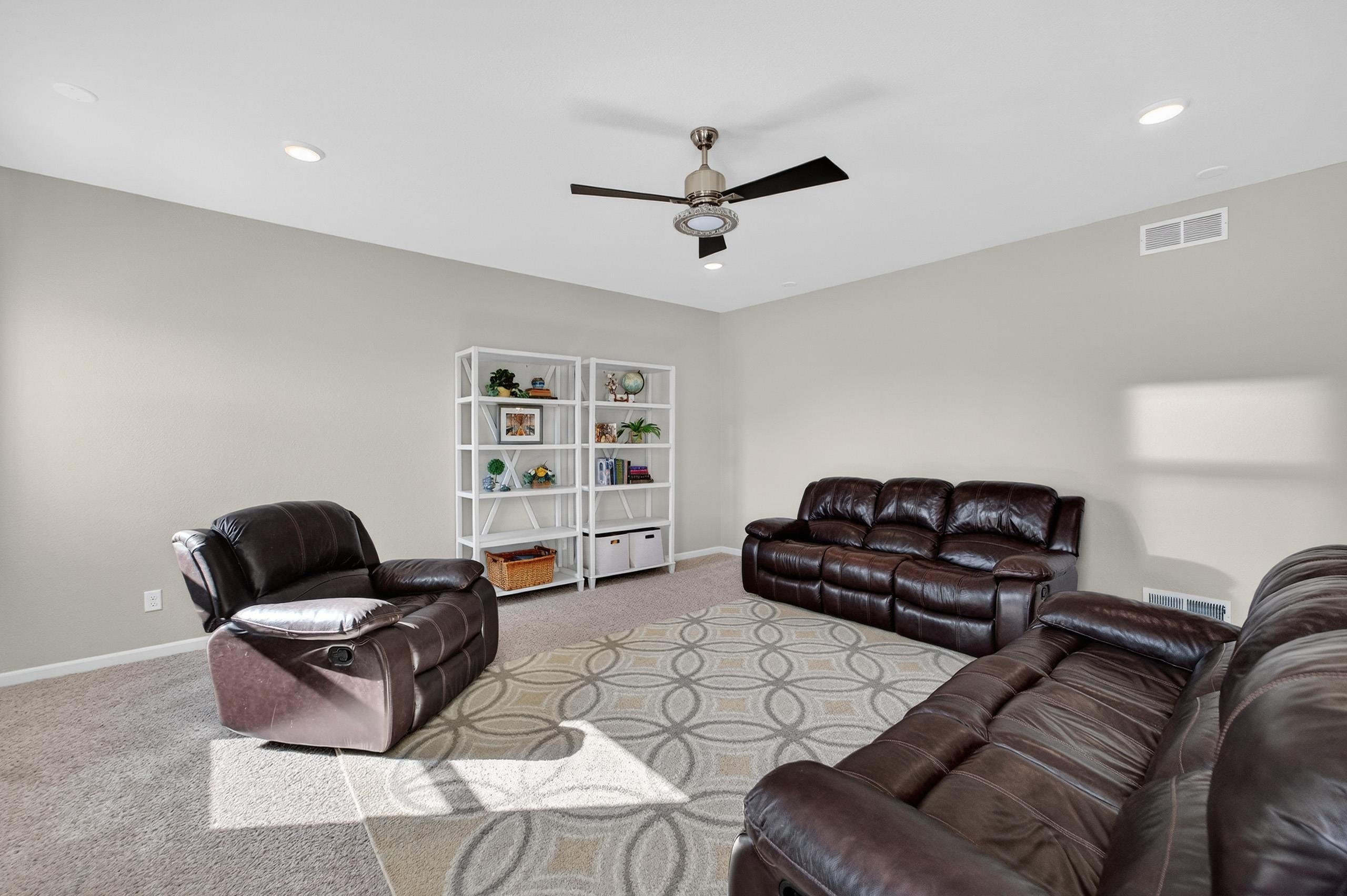 301 Hallmark Way Sun Prairie, WI 53590 - Photo 13 of 48