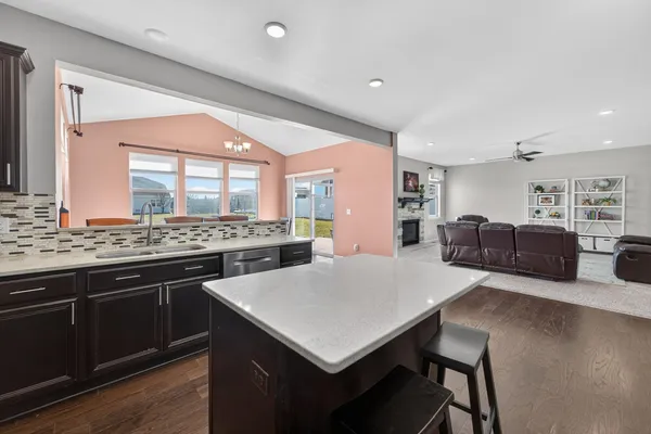 $640,000 | 301 Hallmark Way, Sun Prairie, WI 53590