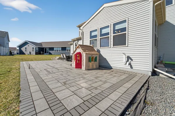 $640,000 | 301 Hallmark Way, Sun Prairie, WI 53590