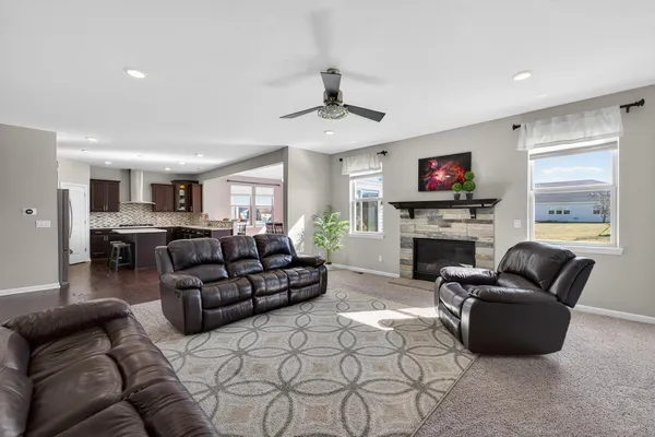 $640,000 | 301 Hallmark Way, Sun Prairie, WI 53590